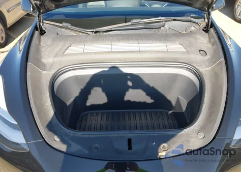 2023 Tesla Model Y Awd/Long Range Dual Motor All-Wheel Drive z USA, uszkodzony, nr VIN 7SAYGDEE1PA025933